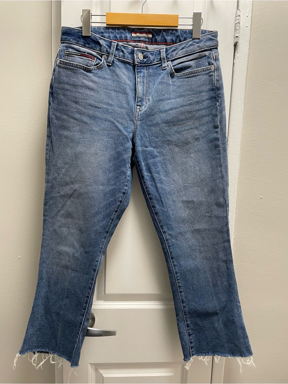 Tommy Hilfiger Light Blue Cropped Raw-Hem Jeans